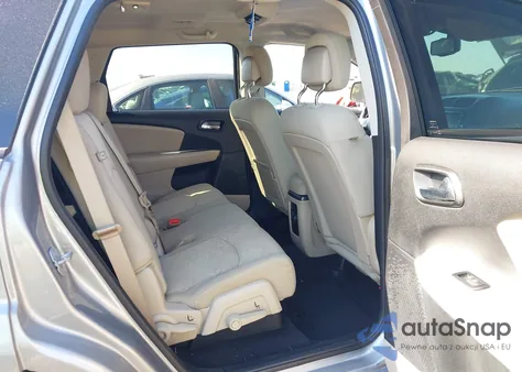 2015 Dodge Journey Sxt z USA, uszkodzony, nr VIN 3C4PDDBG9FT578663